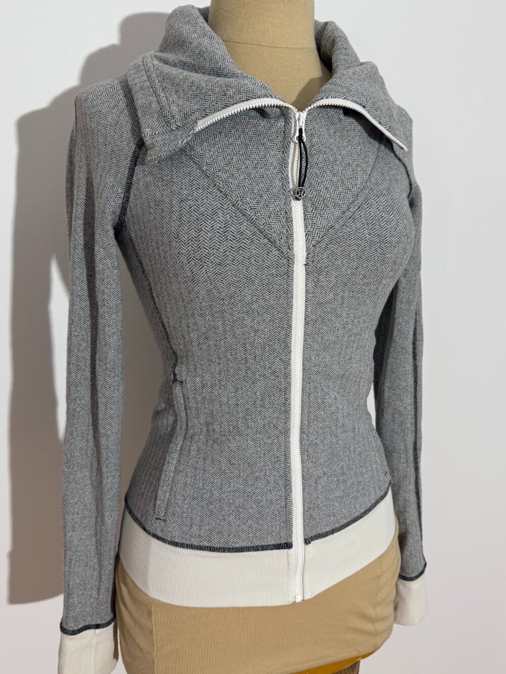 Lululemon Be Present Jacket Gray Heathered Herringbone
